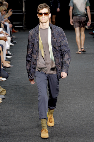 Louis Vuitton / - 2010